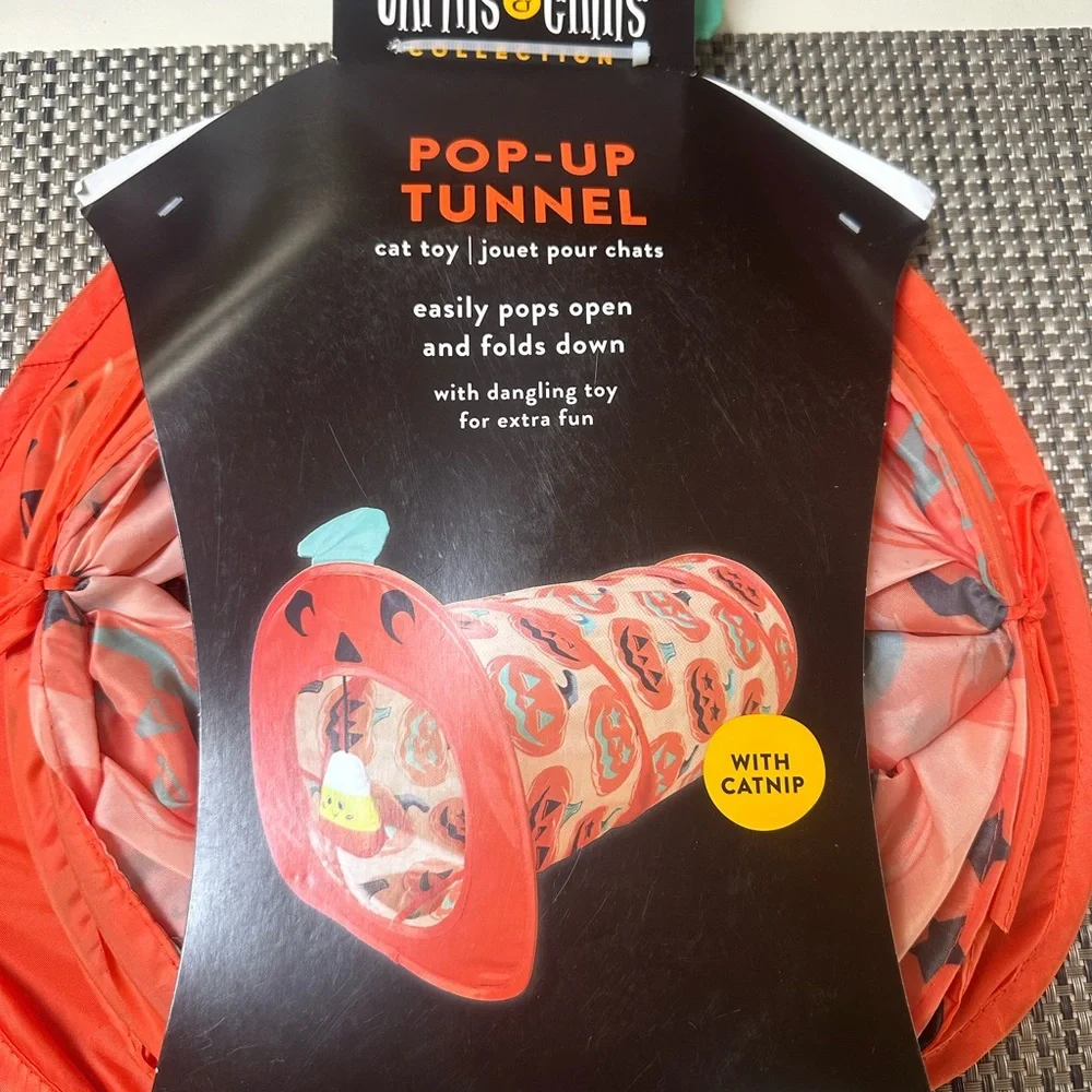 NWT Orange Pop-Up Tunnel Cat Toy with Catnip